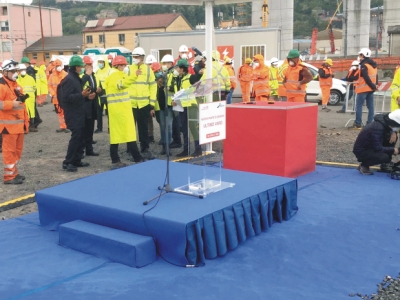 Pedana con podio per cerimonia istituzionale