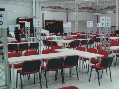 Noleggio sedie e tavoli modulari per convention